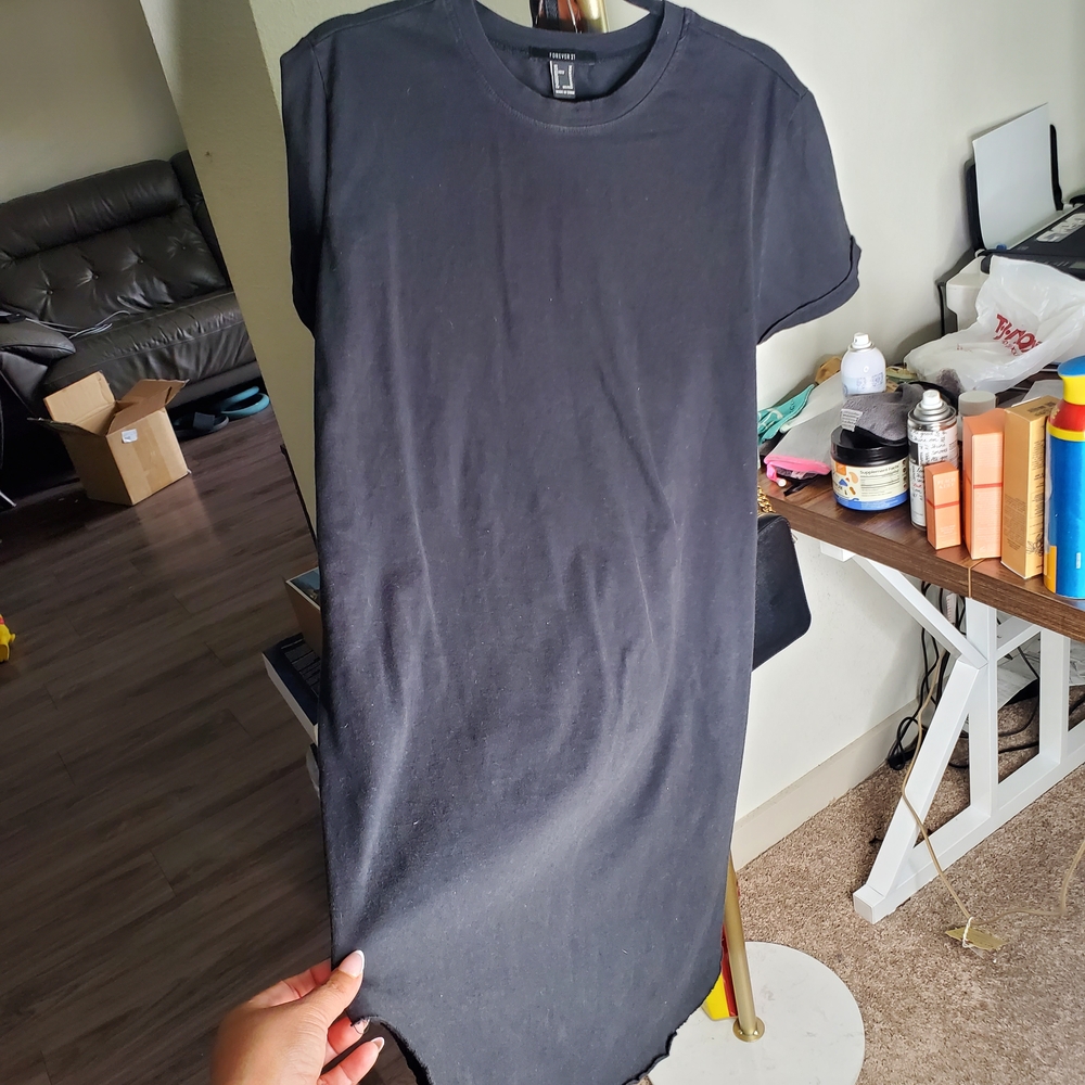 Forever 21 Classic Black Tee